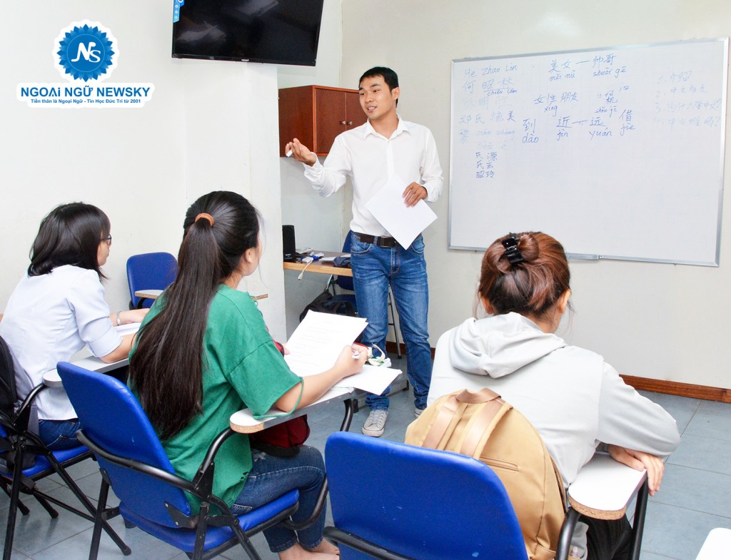 Một lớp học tiếng Trung với giáo viên bản xứ tại NewSky