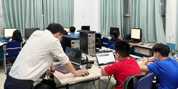 Tuyển Giáo Viên Tin học (Full-time & Part-time)